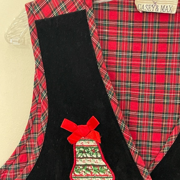 Christmas Vest Casey and Max - Picture 3 of 6